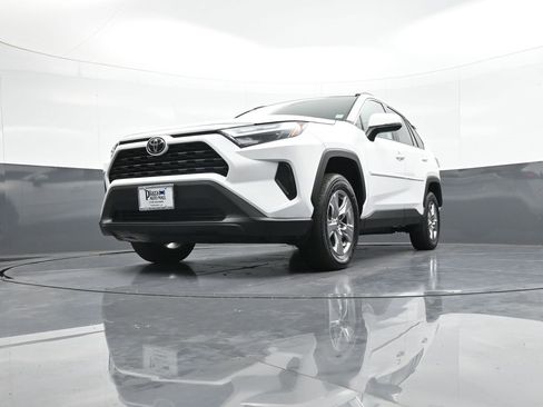 Certified 2022 Toyota RAV4 XLE image 25