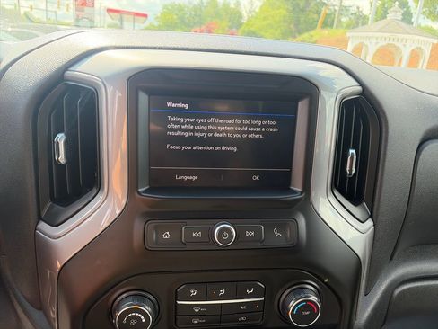 Used 2020 Chevrolet Silverado 1500 Custom w/ Custom Value Package AWD/4WD image 19