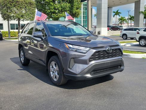 Used 2025 Toyota RAV4 XLE image 2