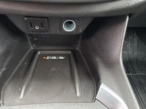 Used 2023 Chevrolet Traverse LT image 26