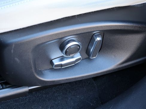 Used 2020 Jaguar F-PACE Prestige image 31