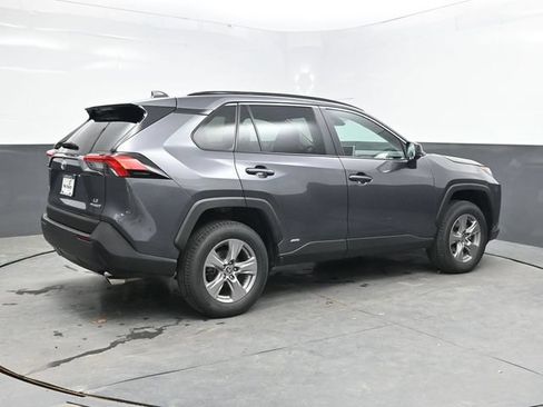 Used 2023 Toyota RAV4 LE AWD/4WD image 7