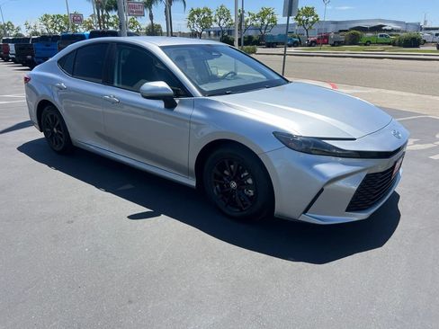 Used 2025 Toyota Camry LE FWD image 11