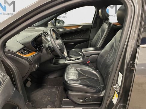 Used 2019 Lincoln MKC Select w/ Select Plus Package FWD image 9