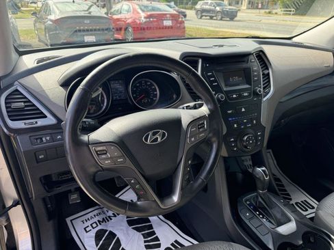 Used 2014 Hyundai Santa Fe GLS image 17