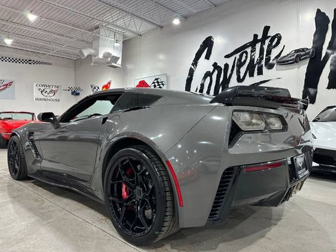Used 2015 Chevrolet Corvette Z06 w/ Z07 Performance Package RWD image 23