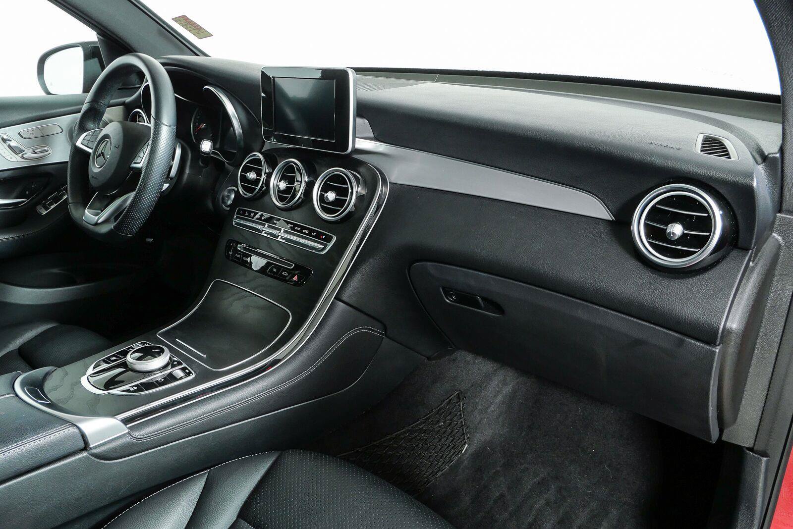 Used 2019 Mercedes-Benz GLC 300 image 24