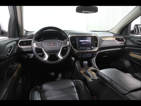 Certified 2019 GMC Acadia Denali w/ Technology Package AWD/4WD image 6