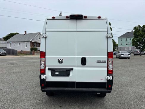 Used 2025 RAM ProMaster 2500 w/ Convenience Group FWD image 5
