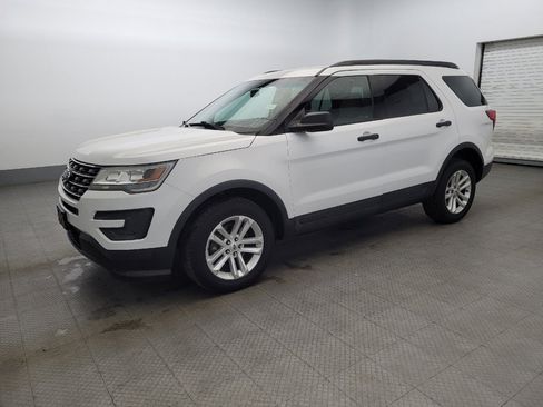 Used 2017 Ford Explorer 4WD image 2
