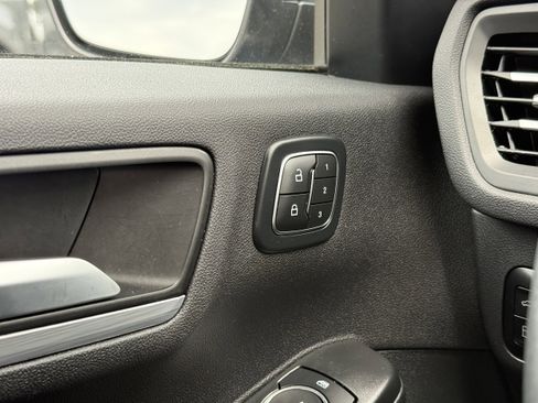 Used 2025 Ford Escape Platinum w/ Premium Technology Package FWD image 22