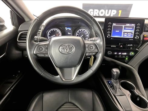 Used 2021 Toyota Camry SE FWD image 6