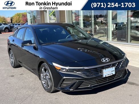 Certified 2025 Hyundai Elantra Sport image 1