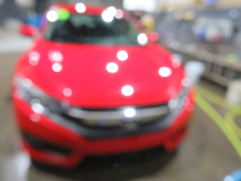 Used 2018 Honda Civic EX-T image 2