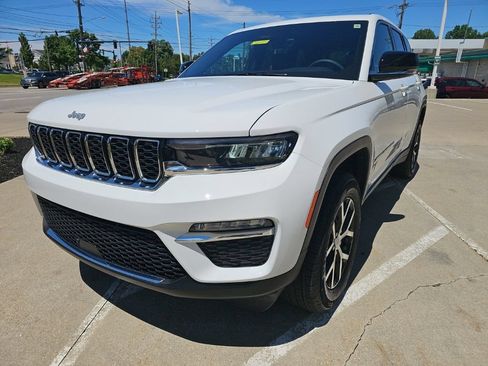 Certified 2025 Jeep Grand Cherokee Limited AWD/4WD image 7