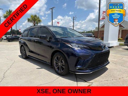 Certified 2025 Toyota Sienna XSE FWD image 3