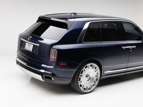 Used 2019 Rolls-Royce Cullinan image 27