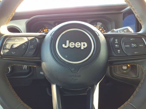 Used 2024 Jeep Wrangler Willys image 16
