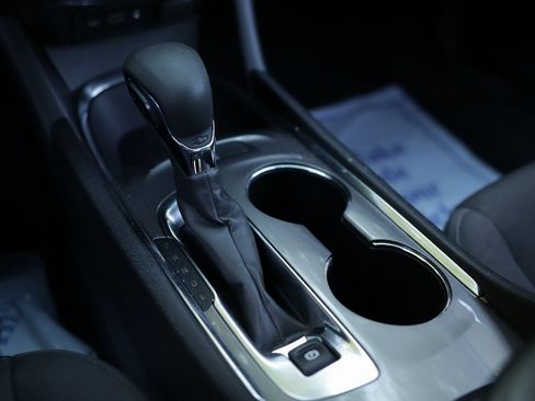 Used 2022 Chevrolet Malibu LT image 17