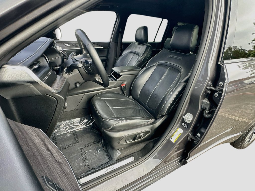Used 2022 Jeep Grand Cherokee L Overland RWD image 22