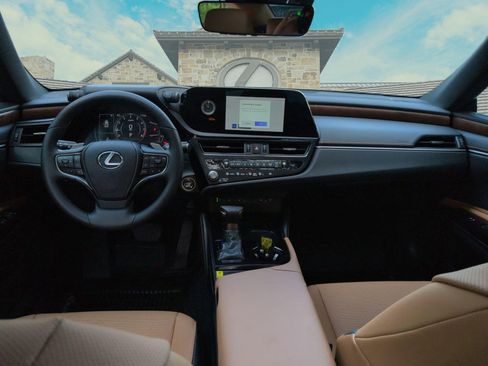 Certified 2025 Lexus ES 350 w/ Premium Package FWD image 16