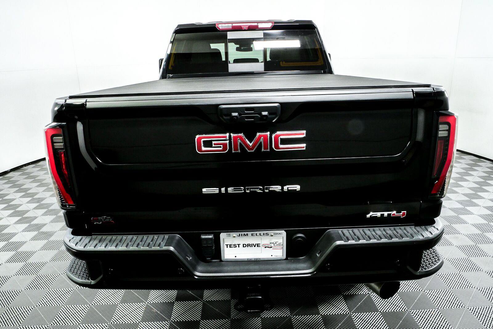 Used 2024 GMC Sierra 2500 AT4 w/ AT4 Preferred Package AWD/4WD image 24