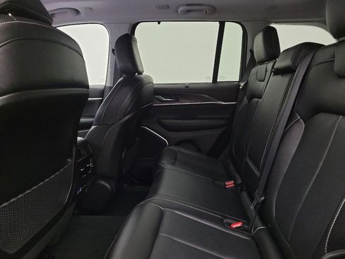 Used 2022 Jeep Grand Cherokee Limited 4xe w/ Luxury Tech Group II image 18