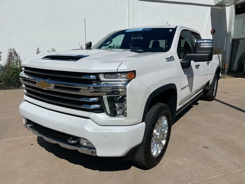 Used 2022 Chevrolet Silverado 2500 High Country AWD/4WD image 3