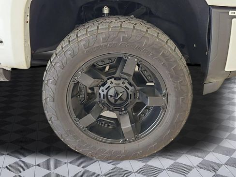 Used 2024 GMC Sierra 3500 Denali Ultimate AWD/4WD image 30