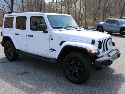 Used 2023 Jeep Wrangler Unlimited Sahara image 9
