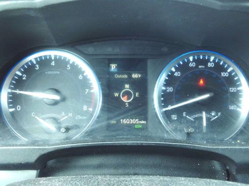 Used 2017 Toyota Highlander XLE AWD/4WD image 9