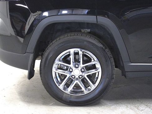 Certified 2025 Jeep Grand Cherokee Laredo X w/ Luxury Tech Group I AWD/4WD image 37