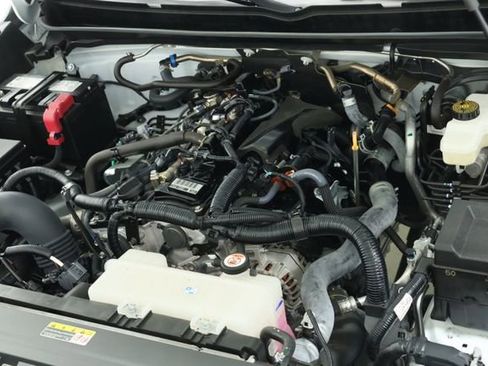 Used 2025 Toyota Tacoma SR5 AWD/4WD image 11