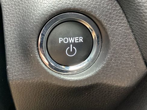 Used 2025 Toyota RAV4 XLE image 20