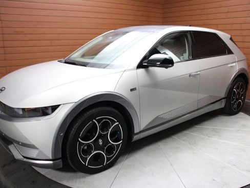 Used 2024 Hyundai Ioniq 5 Limited image 8