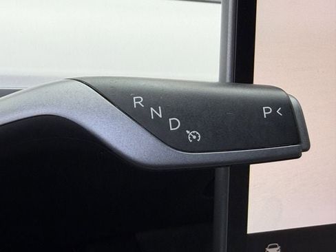 Used 2024 Tesla Model Y Long Range image 18