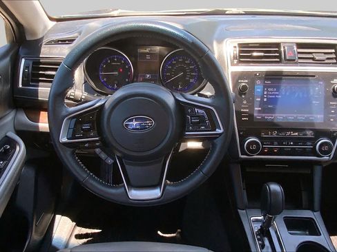 Used 2019 Subaru Outback 3.6R Limited w/ Popular Package #2 AWD/4WD image 6