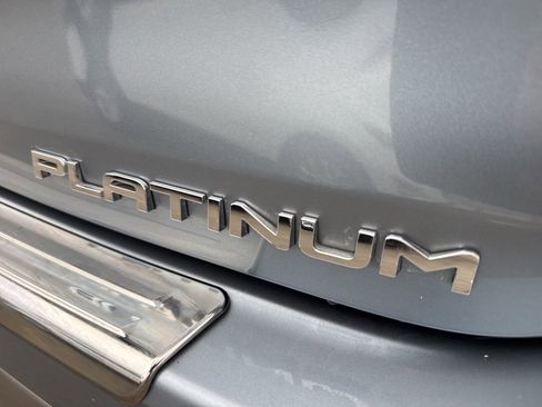 Used 2022 Toyota Highlander Platinum image 6