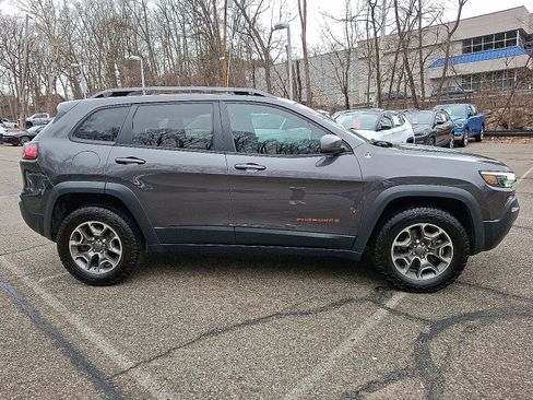 Used 2020 Jeep Cherokee Trailhawk w/ Cold Weather Group AWD/4WD image 8