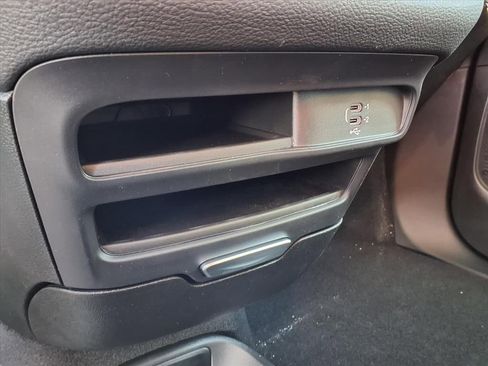 New 2026 Chrysler Pacifica Select image 8