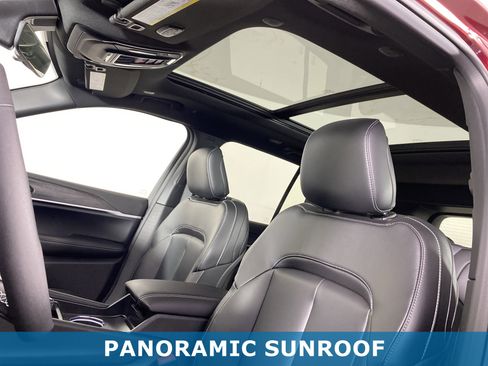 New 2025 Jeep Grand Cherokee Limited image 2