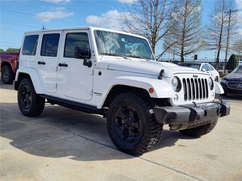 Used 2015 Jeep Wrangler Unlimited Sahara image 9