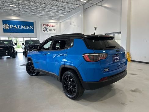 Used 2023 Jeep Compass Latitude w/ Sun and Sound Group AWD/4WD image 8