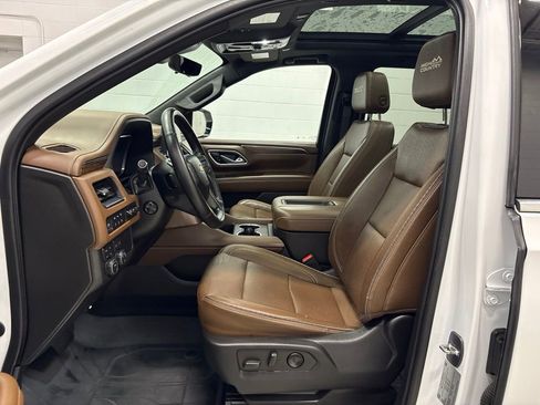 Used 2023 Chevrolet Tahoe High Country AWD/4WD image 16