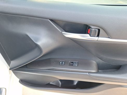 Used 2024 Toyota Camry SE FWD image 33