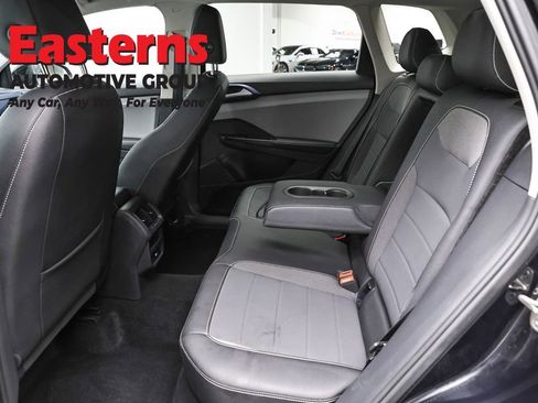 Used 2024 Volkswagen Taos SE image 20