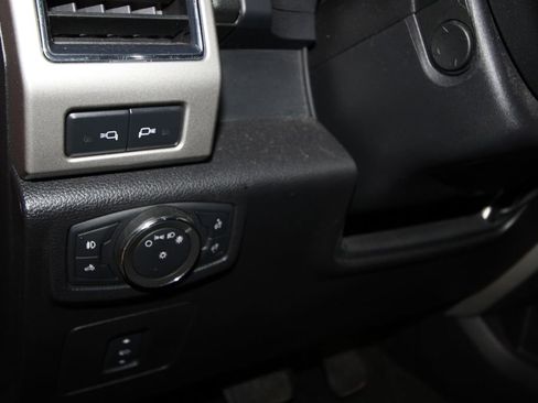 Used 2017 Ford F150 Lariat w/ Equipment Group 502A Luxury image 10