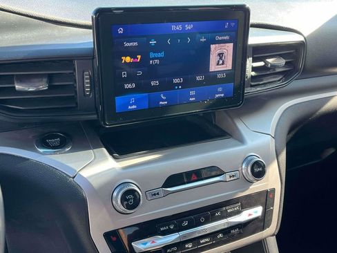 Used 2022 Ford Explorer XLT w/ Class IV Trailer Tow Package image 21