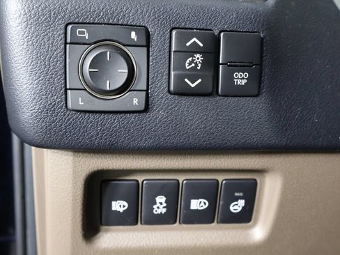 Used 2021 Lexus GX 460 Premium w/ Premium Package AWD/4WD image 19