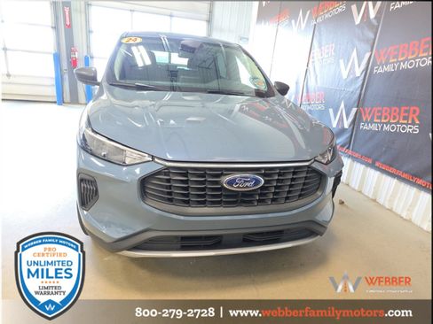 Used 2024 Ford Escape Active AWD/4WD image 2